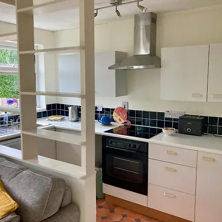 Relaxing, Private & Cosy West Cork Getaway בית נופש